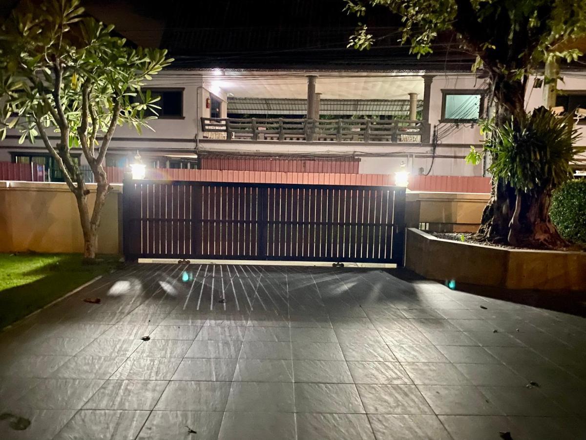 Preme House Boutique Villa San Sai Exterior photo